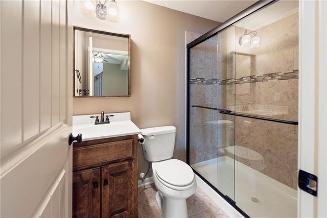 194 Camelot Drive, Liberty, MO 64068