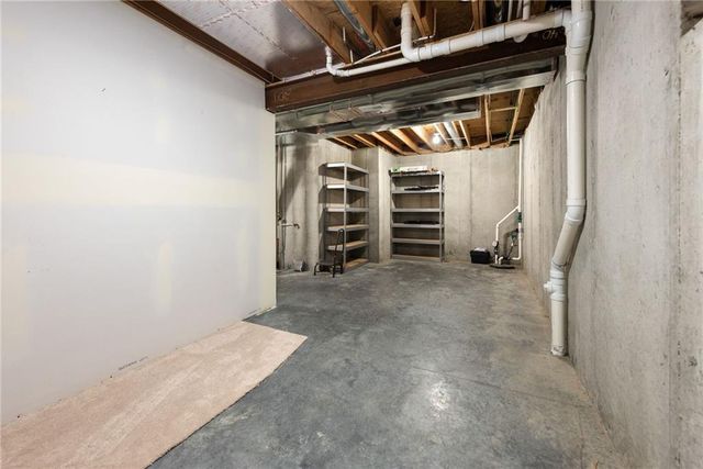 194 Camelot Drive, Liberty, MO 64068