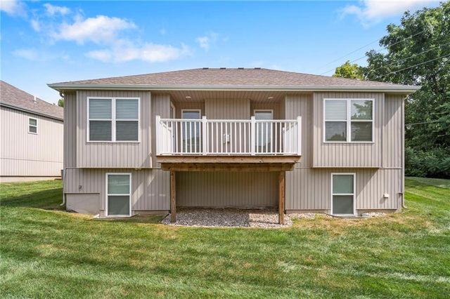 194 Camelot Drive, Liberty, MO 64068