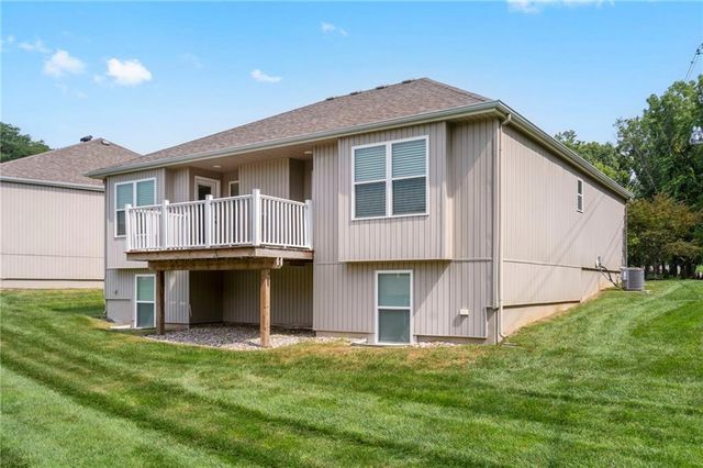 194 Camelot Drive, Liberty, MO 64068