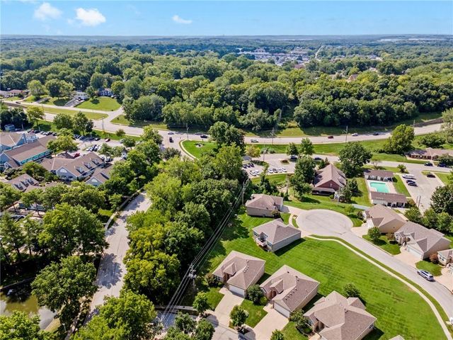 194 Camelot Drive, Liberty, MO 64068