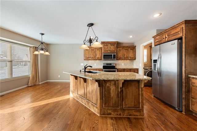 194 Camelot Drive, Liberty, MO 64068