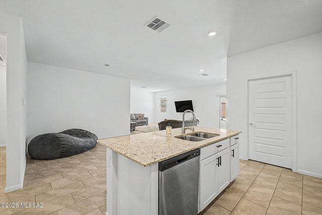 10599 W Kerrigan Lane, Marana, AZ 85653