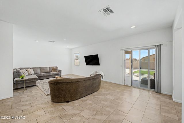10599 W Kerrigan Lane, Marana, AZ 85653