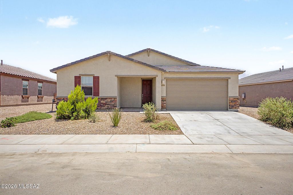 10599 W Kerrigan Lane, Marana, AZ 85653