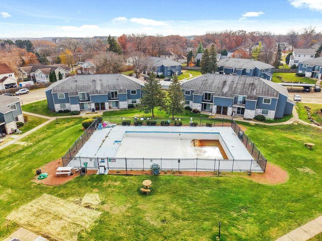 1608 Whispering Pines Way, Fitchburg, WI 53713