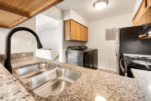 1608 Whispering Pines Way, Fitchburg, WI 53713