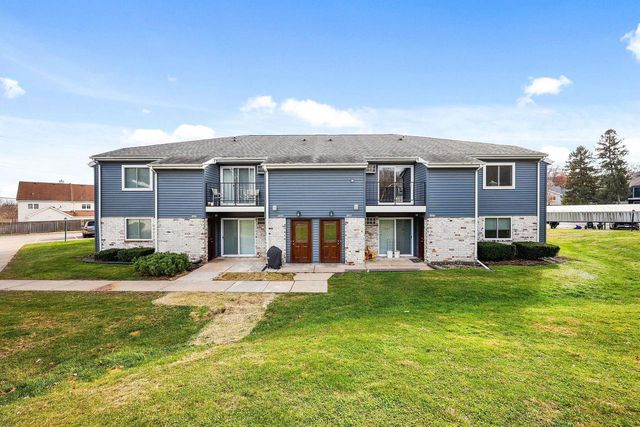 1608 Whispering Pines Way, Fitchburg, WI 53713