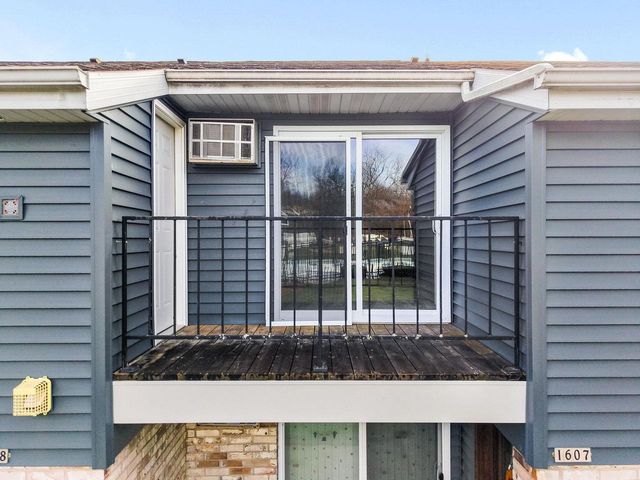 1608 Whispering Pines Way, Fitchburg, WI 53713