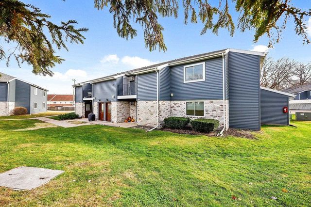 1608 Whispering Pines Way, Fitchburg, WI 53713