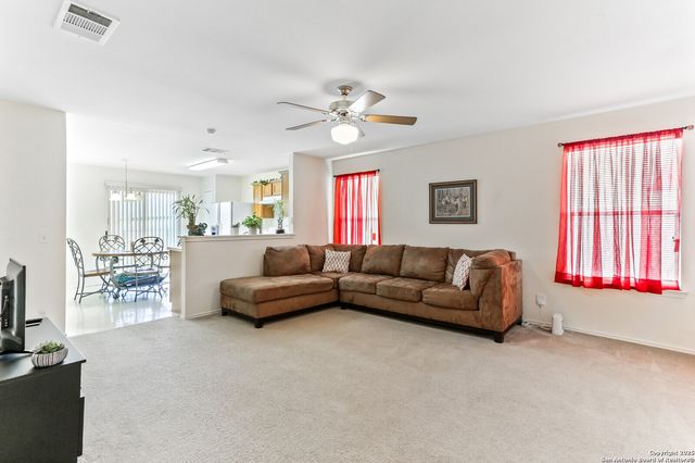 365 Leonardo, Kyle, TX 78640