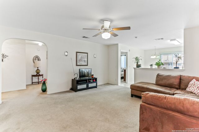 365 Leonardo, Kyle, TX 78640