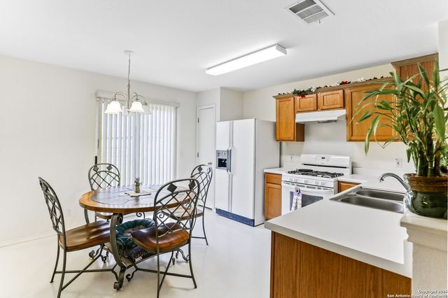 365 Leonardo, Kyle, TX 78640