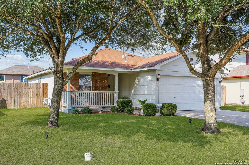 365 Leonardo, Kyle, TX 78640