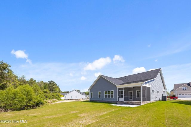 911 Hunter Grace Drive, Winterville, NC 28590