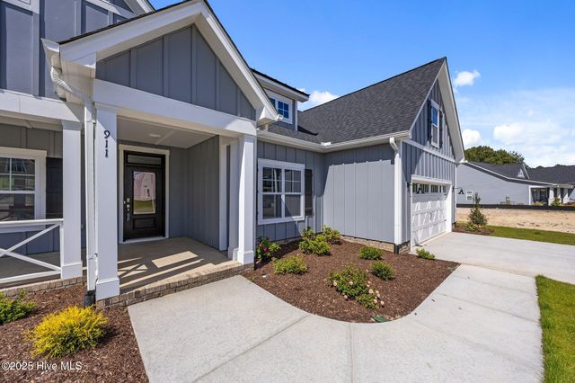 911 Hunter Grace Drive, Winterville, NC 28590