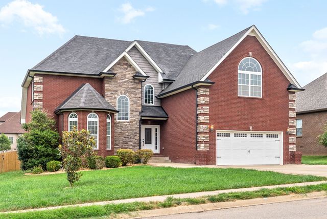 1631 Edgewater Ln, Clarksville, TN 37043