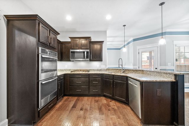 1631 Edgewater Ln, Clarksville, TN 37043