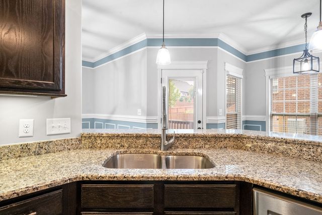 1631 Edgewater Ln, Clarksville, TN 37043