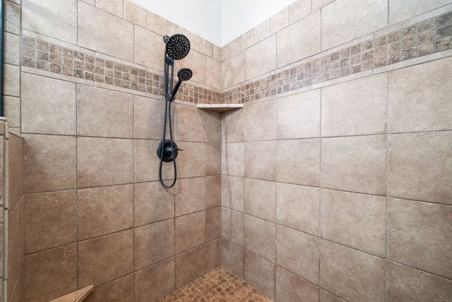 1631 Edgewater Ln, Clarksville, TN 37043