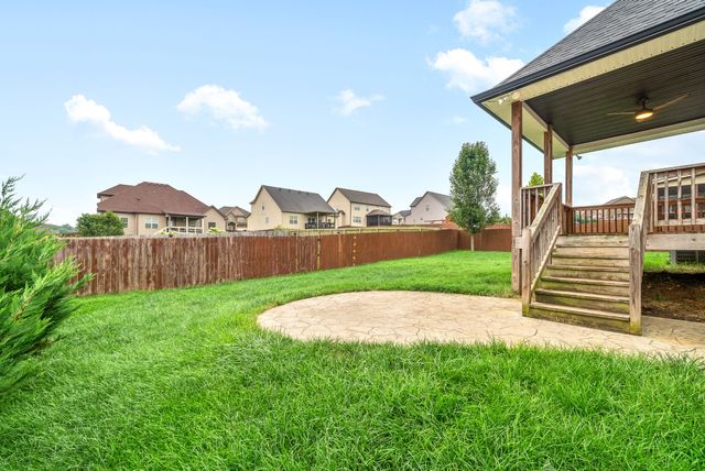 1631 Edgewater Ln, Clarksville, TN 37043