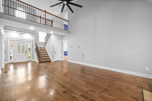 1631 Edgewater Ln, Clarksville, TN 37043