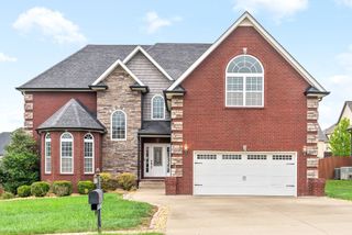 1631 Edgewater Ln, Clarksville, TN 37043