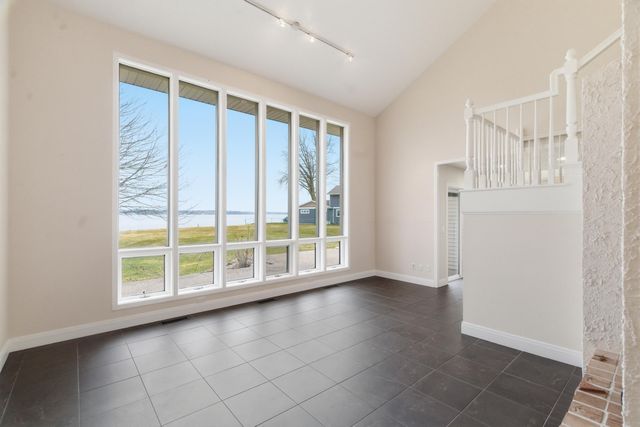 7738 N Indian Lake Drive, Pavilion Twp, MI 49088