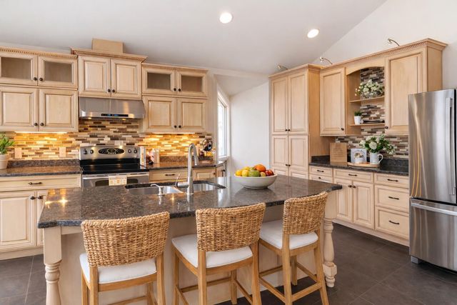 7738 N Indian Lake Drive, Pavilion Twp, MI 49088