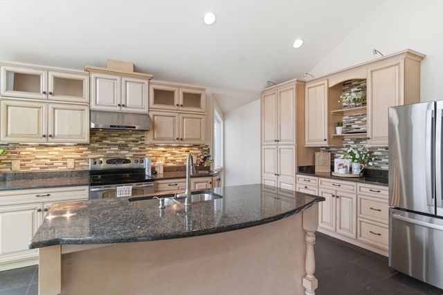 7738 N Indian Lake Drive, Pavilion Twp, MI 49088