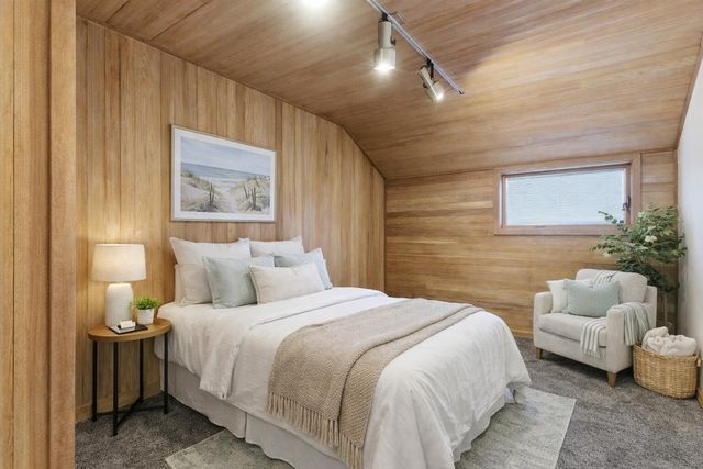 7738 N Indian Lake Drive, Pavilion Twp, MI 49088