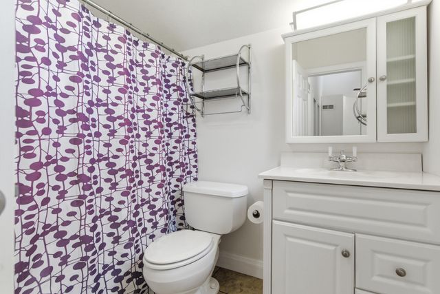 7738 N Indian Lake Drive, Pavilion Twp, MI 49088