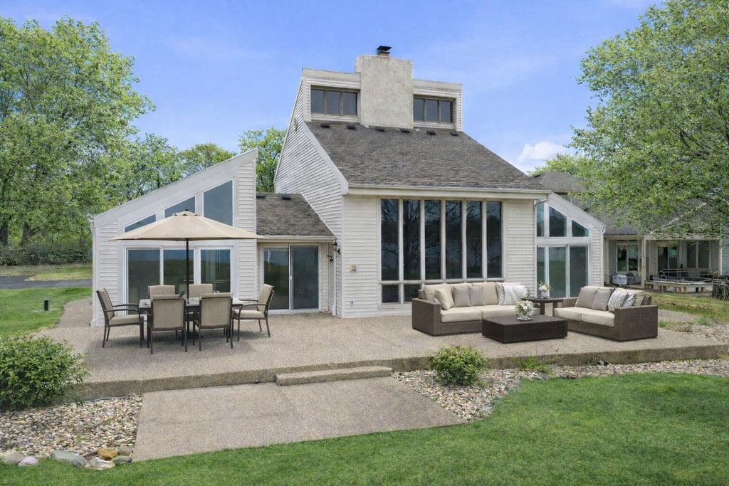 7738 N Indian Lake Drive, Pavilion Twp, MI 49088