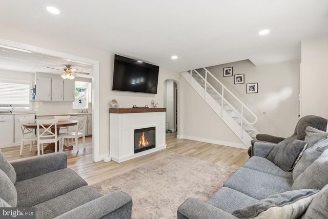 44 JAY ST, Feasterville Trevose, PA 19053