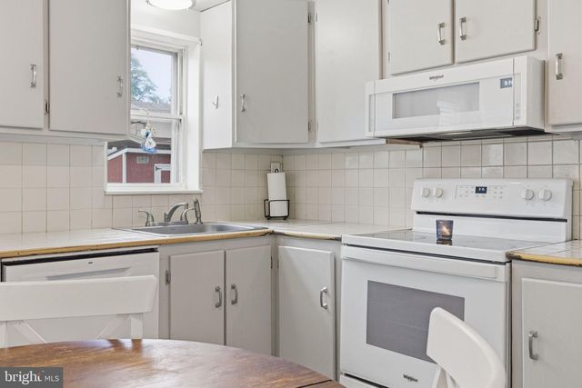 44 JAY ST, Feasterville Trevose, PA 19053