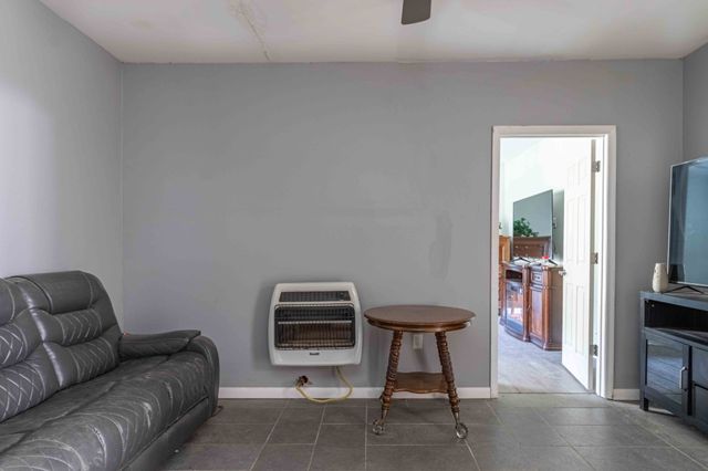 1236 Buckeye Rd, Fayetteville, TN 37334