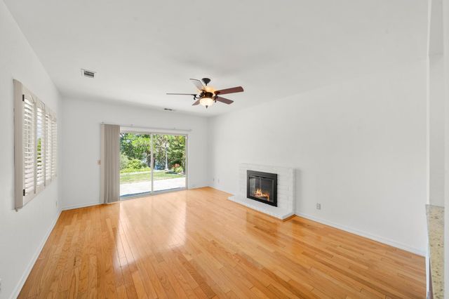 134 Canyon Rim Dr, Folsom, CA 95630