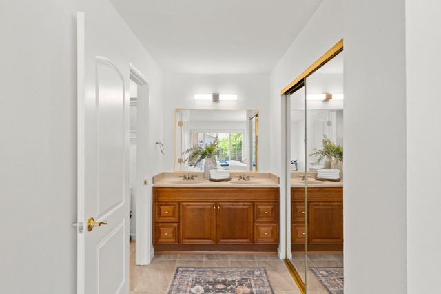 134 Canyon Rim Dr, Folsom, CA 95630