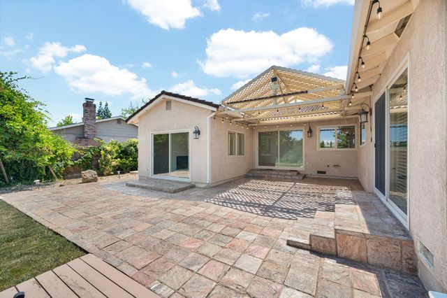 134 Canyon Rim Dr, Folsom, CA 95630
