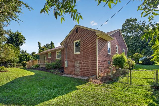 510 S Fairplay Street, Seneca, SC 29678