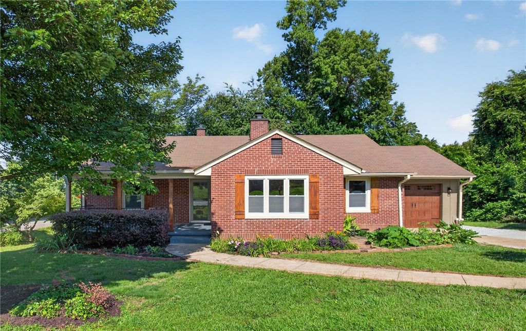 510 S Fairplay Street, Seneca, SC 29678