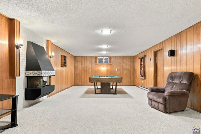 1245 SW Belle TER, Topeka, KS 66604