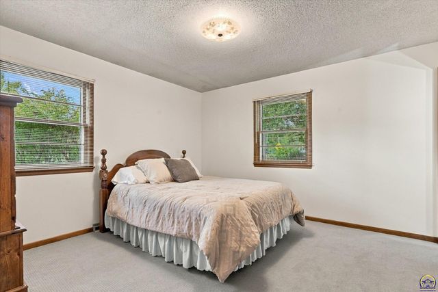 1245 SW Belle TER, Topeka, KS 66604