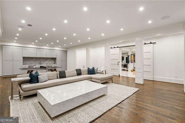 515 Ivy Preserve NE, Atlanta, GA 30342