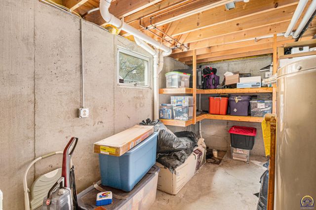 5649 SW 36th ST, Topeka, KS 66614