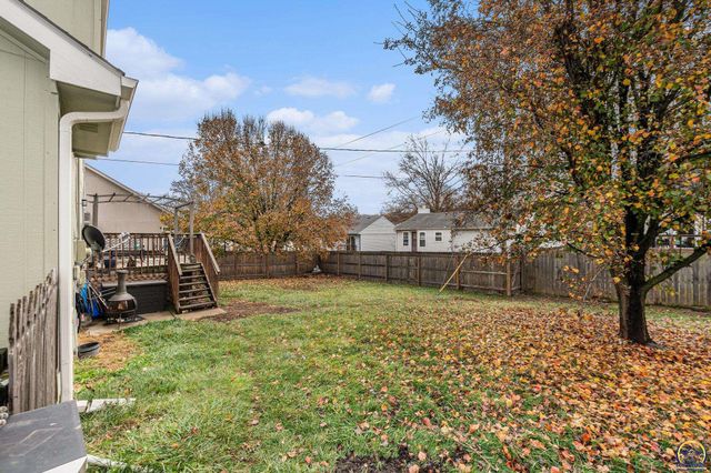 5649 SW 36th ST, Topeka, KS 66614