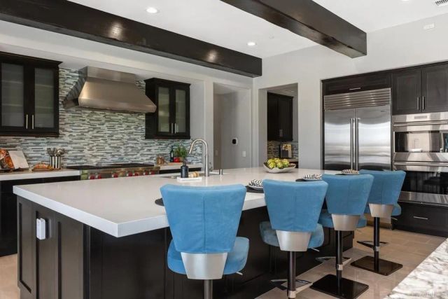 18338 Avenida Apice, Rancho Santa Fe, CA 92067