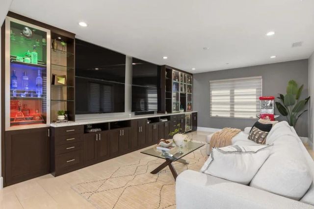 18338 Avenida Apice, Rancho Santa Fe, CA 92067