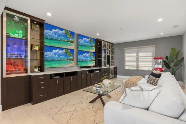 18338 Avenida Apice, Rancho Santa Fe, CA 92067