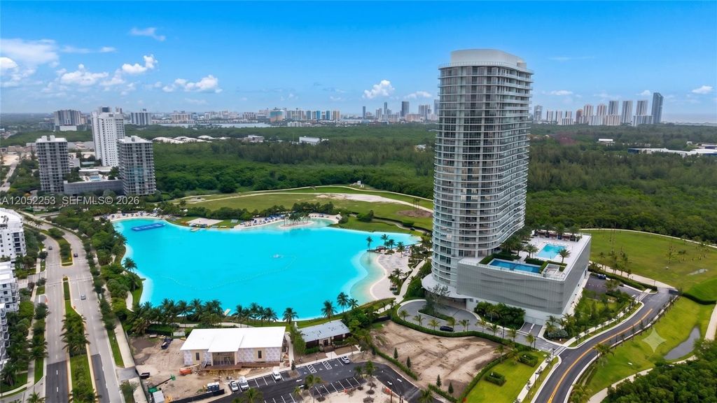 2411 Laguna Circle 1704, North Miami, FL 33181